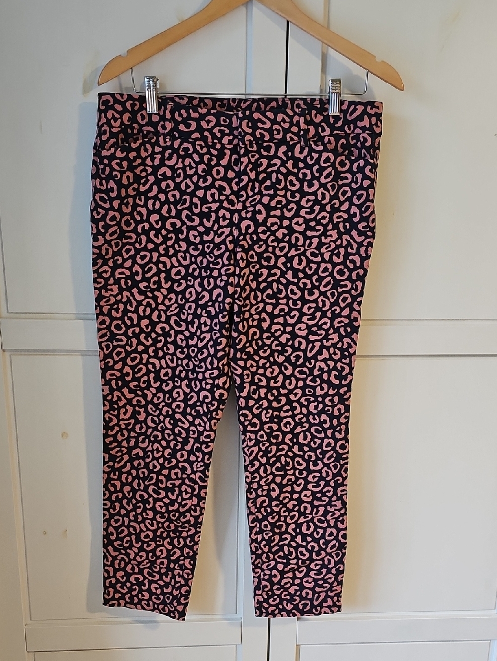 Old Navy Pink and Navy Blue Leopard Print Capris